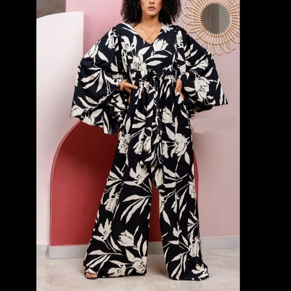 Elegant Black and White Floral Jumpsuit - Picture 1 of 15